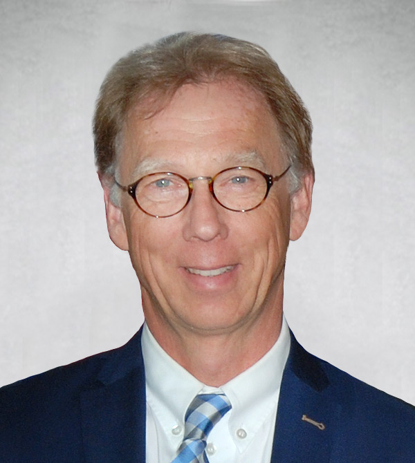 Dr. Axel Henriksen